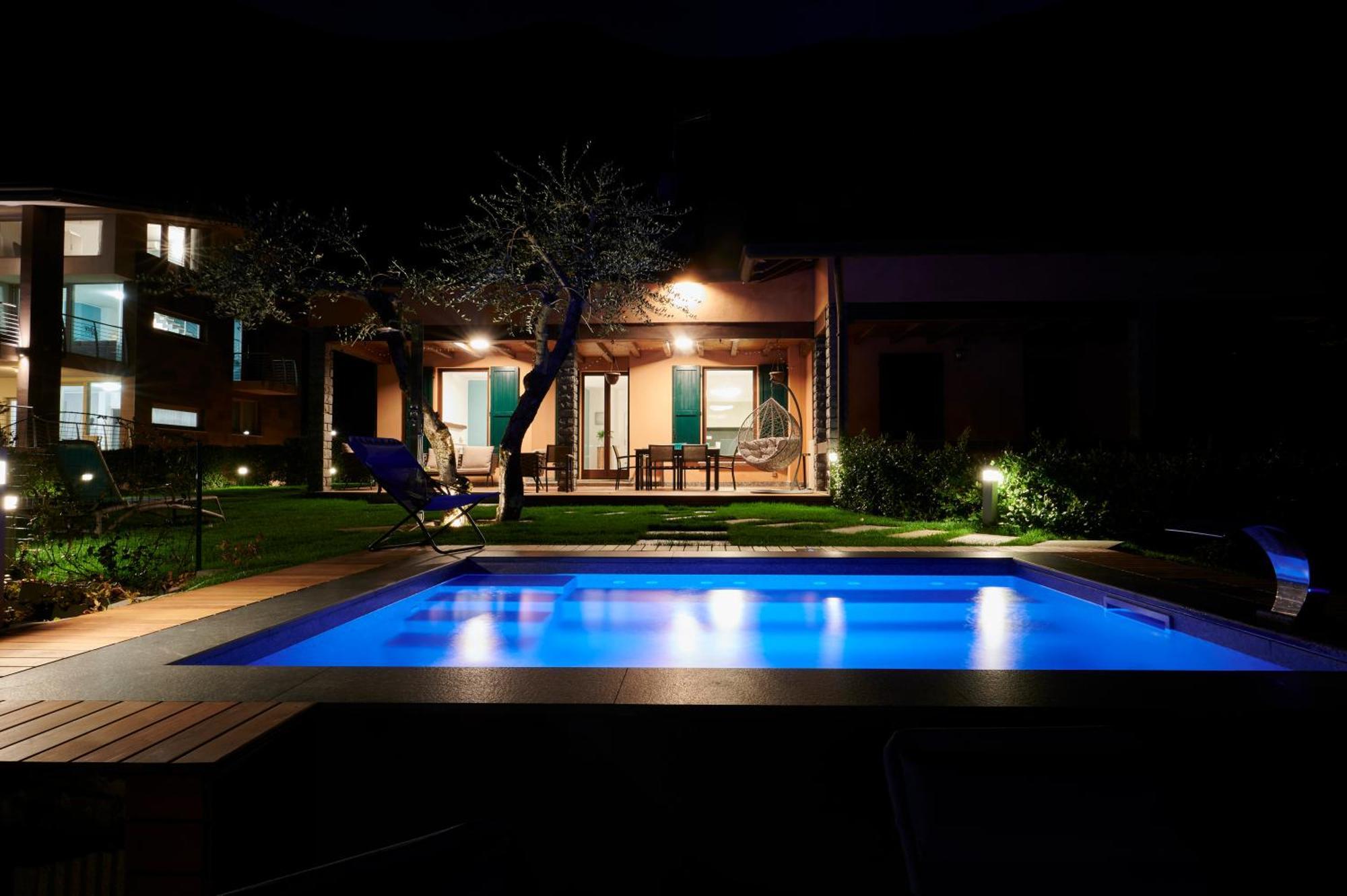 Villa Vittoria With Private Heated Pool & Shared Sauna - Bellagio Village Residence Oliveto Lario Buitenkant foto